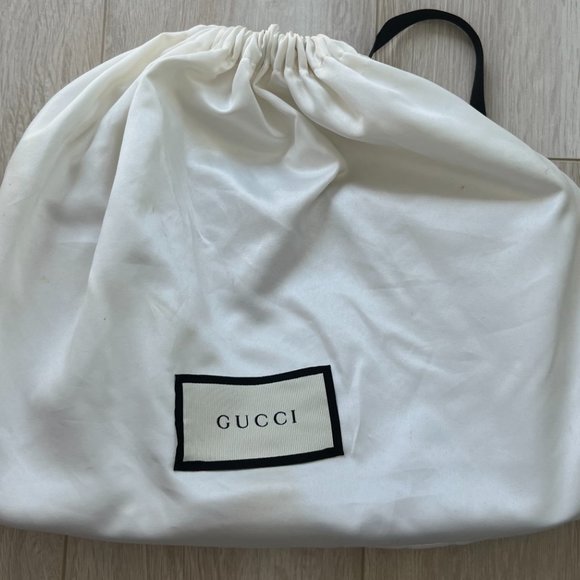 Gucci Soho Flap Crossbody with dust bag - great condition - Picture 2 of 5